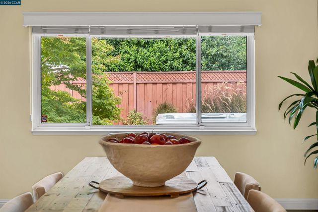 2330 Gill Port Ln, Walnut Creek, CA 94598