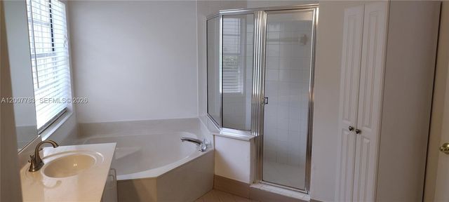 659 Verona Pl 659, Weston, FL 33326