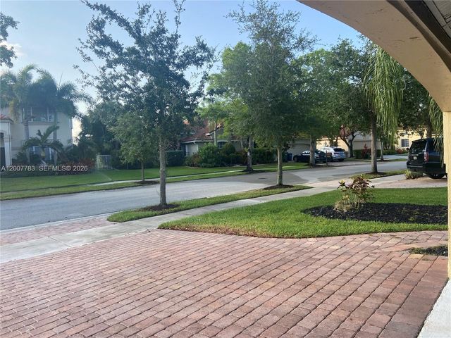 659 Verona Pl 659, Weston, FL 33326