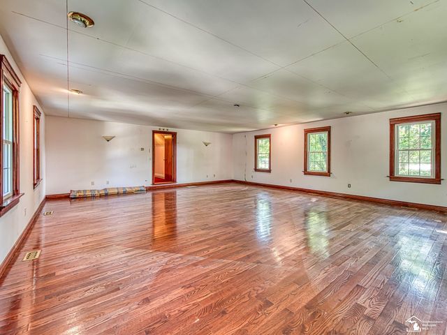 1660 W Sterns Road, Bedford Twp, MI 48182