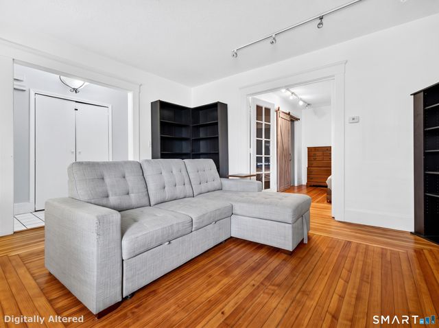 977 Townsend Avenue, New Haven, CT 06512