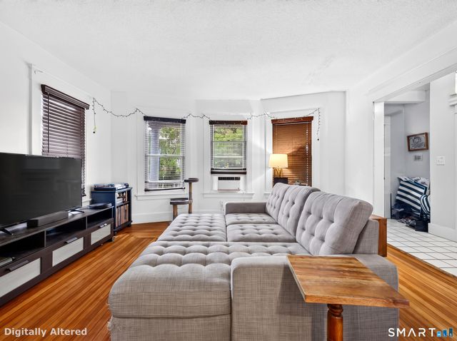 977 Townsend Avenue, New Haven, CT 06512