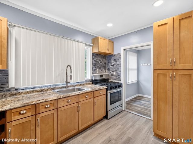 977 Townsend Avenue, New Haven, CT 06512
