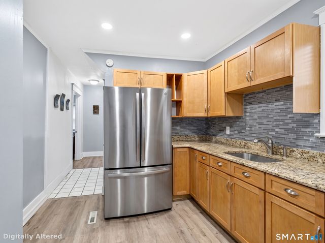 977 Townsend Avenue, New Haven, CT 06512