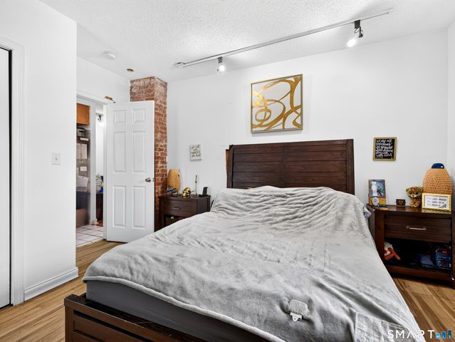 977 Townsend Avenue, New Haven, CT 06512