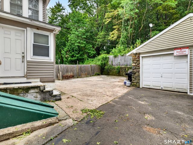 977 Townsend Avenue, New Haven, CT 06512