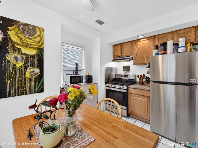 977 Townsend Avenue, New Haven, CT 06512