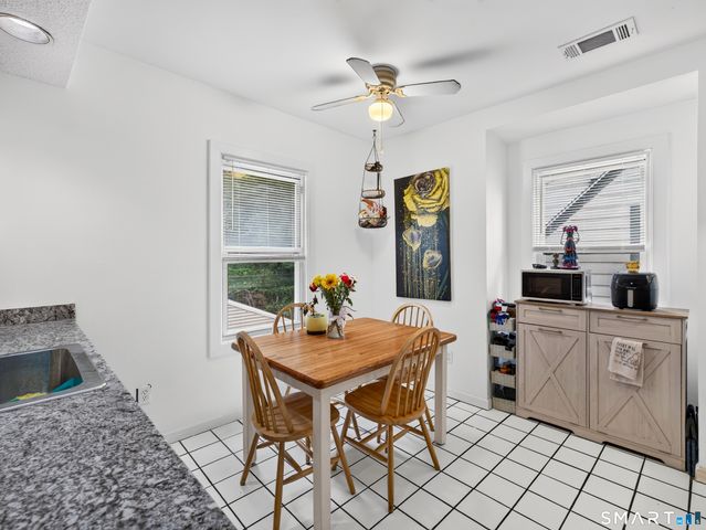 977 Townsend Avenue, New Haven, CT 06512