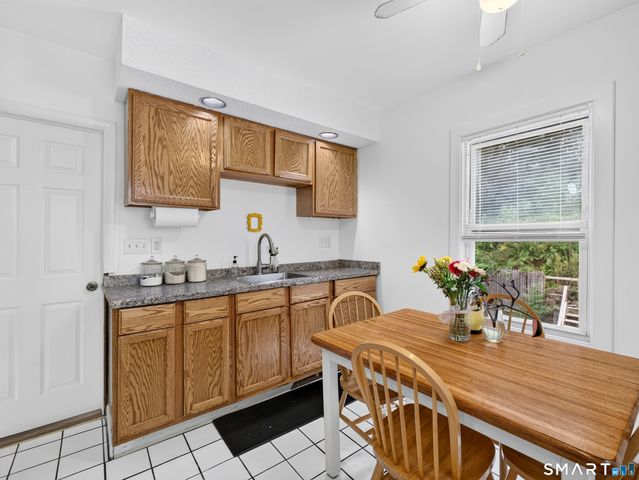 977 Townsend Avenue, New Haven, CT 06512