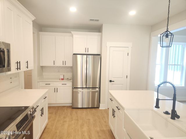 516 Leatherwood Drive NW, Calabash, NC 28467