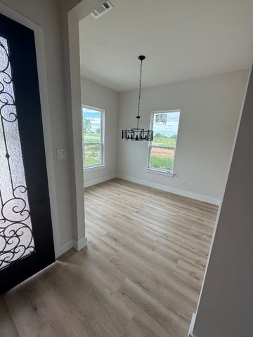 808 N Avenue E, Springtown, TX 76082