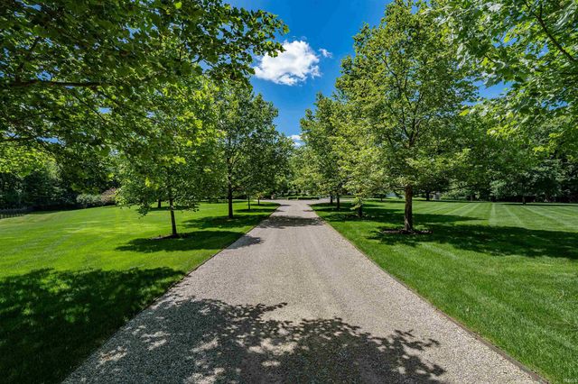 7138 E Tanglewood Road, Roanoke, IN 46783