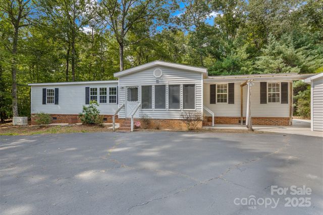 215 Mcmurray Avenue, Columbus, NC 28722