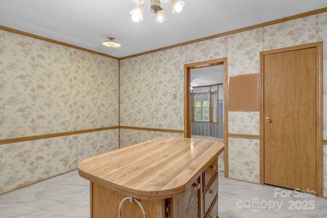 215 Mcmurray Avenue, Columbus, NC 28722