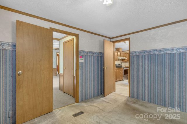 215 Mcmurray Avenue, Columbus, NC 28722