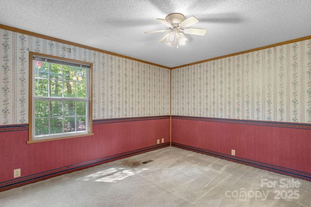 215 Mcmurray Avenue, Columbus, NC 28722