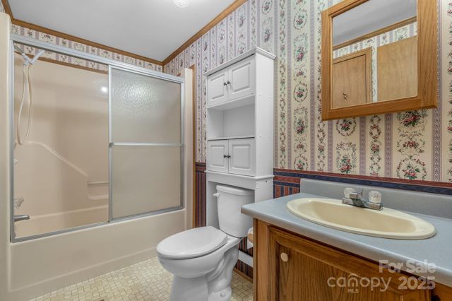215 Mcmurray Avenue, Columbus, NC 28722