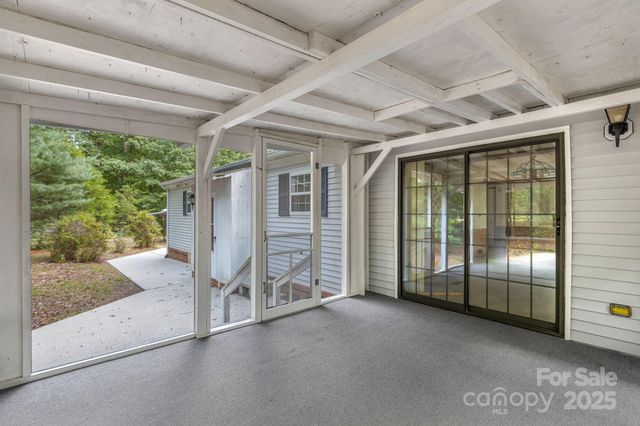 215 Mcmurray Avenue, Columbus, NC 28722