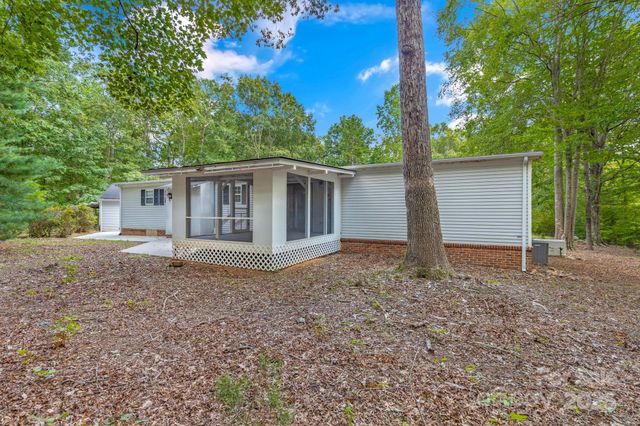 215 Mcmurray Avenue, Columbus, NC 28722