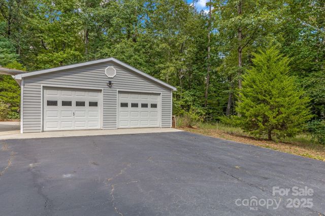 215 Mcmurray Avenue, Columbus, NC 28722