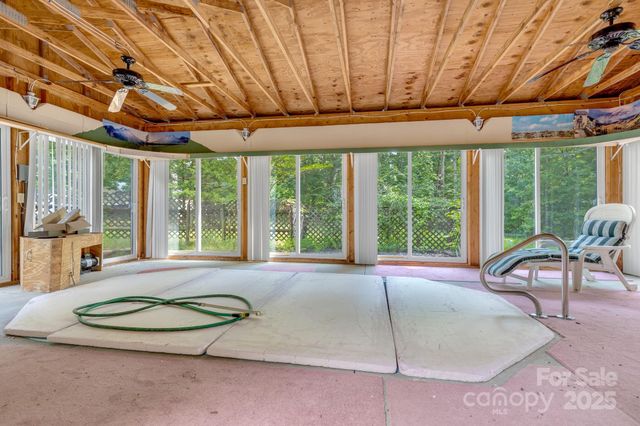 215 Mcmurray Avenue, Columbus, NC 28722