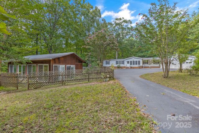 215 Mcmurray Avenue, Columbus, NC 28722