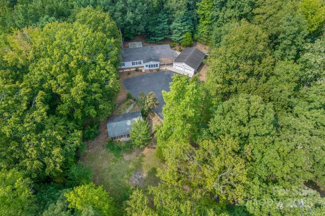 215 Mcmurray Avenue, Columbus, NC 28722