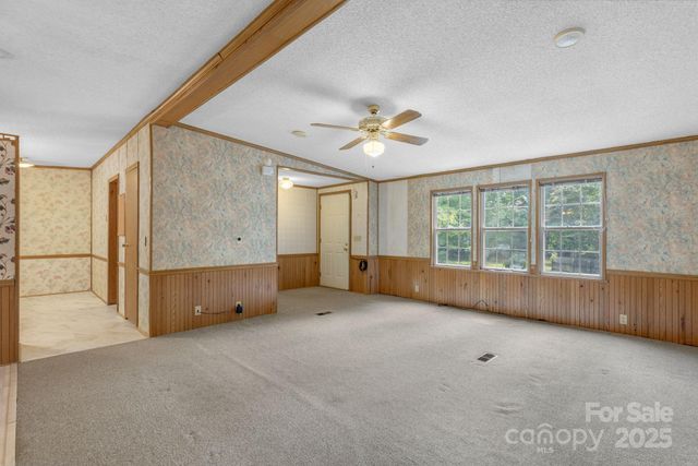 215 Mcmurray Avenue, Columbus, NC 28722