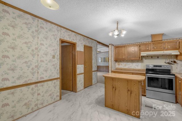 215 Mcmurray Avenue, Columbus, NC 28722