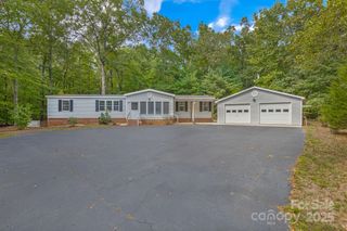 215 Mcmurray Avenue, Columbus, NC 28722