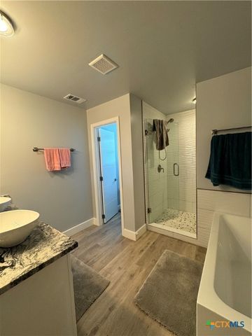 203 S Roy Reynolds Drive, Harker Heights, TX 76548