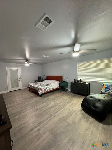 203 S Roy Reynolds Drive, Harker Heights, TX 76548