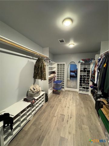 203 S Roy Reynolds Drive, Harker Heights, TX 76548