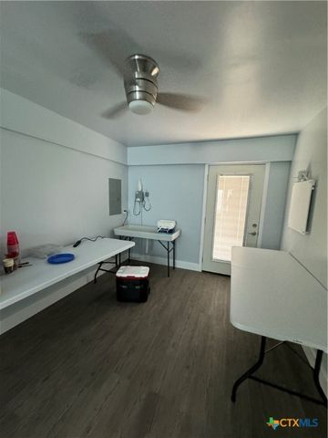 203 S Roy Reynolds Drive, Harker Heights, TX 76548