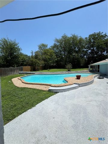 203 S Roy Reynolds Drive, Harker Heights, TX 76548