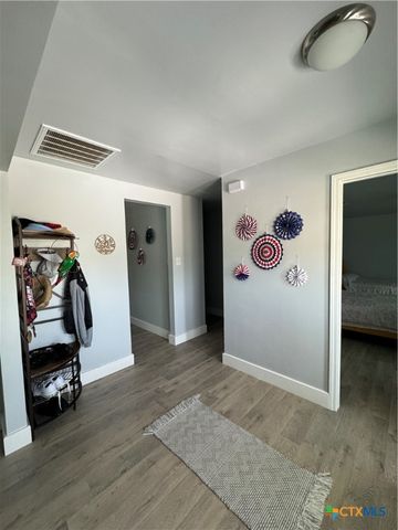 203 S Roy Reynolds Drive, Harker Heights, TX 76548