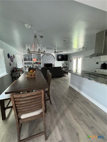 203 S Roy Reynolds Drive, Harker Heights, TX 76548