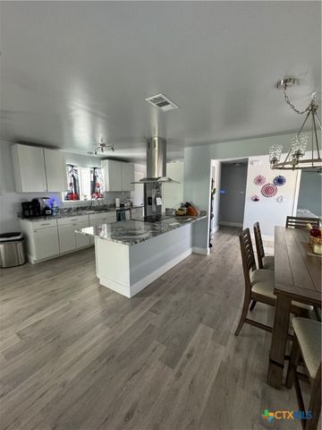 203 S Roy Reynolds Drive, Harker Heights, TX 76548