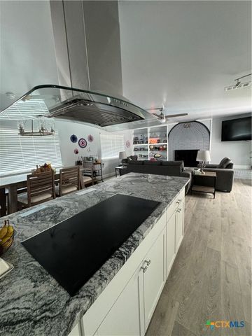 203 S Roy Reynolds Drive, Harker Heights, TX 76548