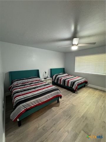 203 S Roy Reynolds Drive, Harker Heights, TX 76548