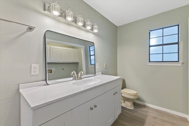 312 E Cottonwood Street, Leonard, TX 75452