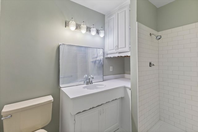 312 E Cottonwood Street, Leonard, TX 75452