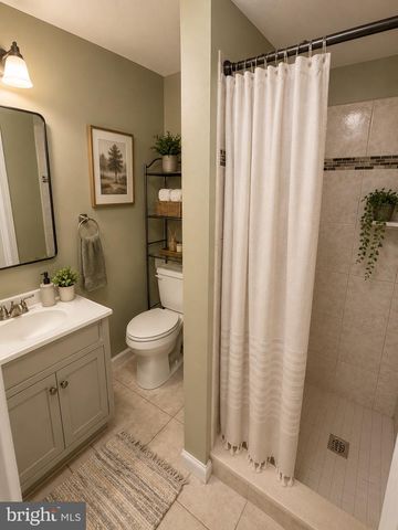 206 LEAFCUP RD, Gaithersburg, MD 20878