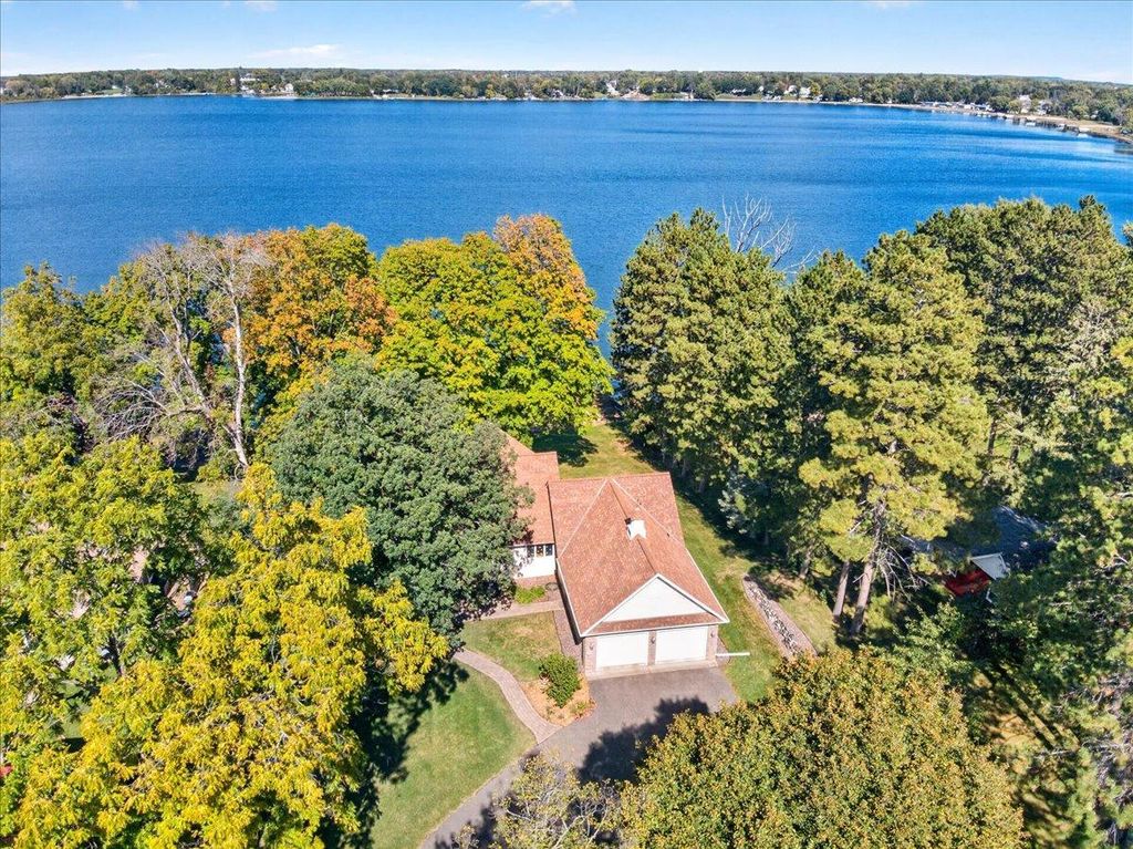 12500 Melody Lane, Lindstrom, MN 55045 — exterior