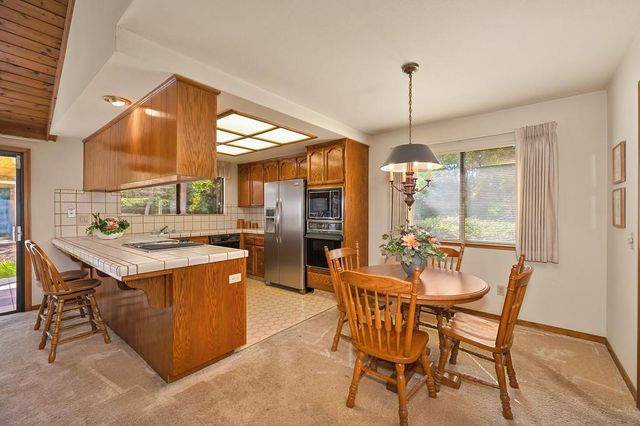 904 El Rancho Ct, Roseville, CA 95661