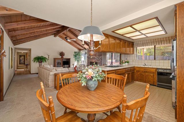 904 El Rancho Ct, Roseville, CA 95661
