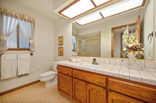 904 El Rancho Ct, Roseville, CA 95661