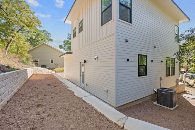 143 Onini CT, Bastrop, TX 78602