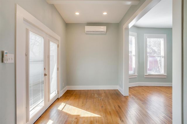 1523 Alston Avenue, Fort Worth, TX 76104