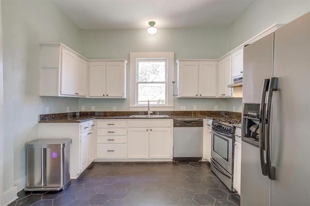 1523 Alston Avenue, Fort Worth, TX 76104